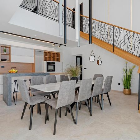 Beautiful Home In Omis With Kitchen Zewnętrze zdjęcie