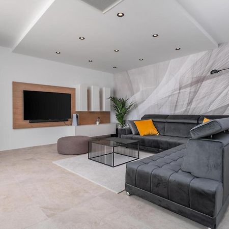 Beautiful Home In Omis With Kitchen Zewnętrze zdjęcie