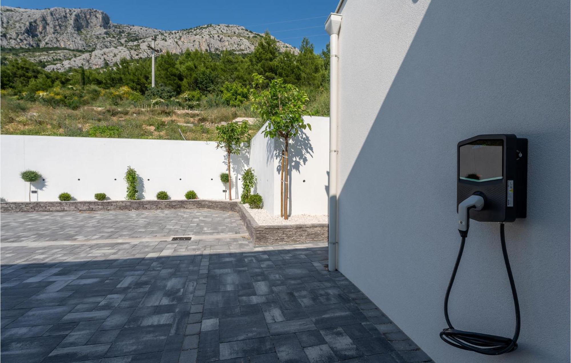 Beautiful Home In Omis With Kitchen Zewnętrze zdjęcie