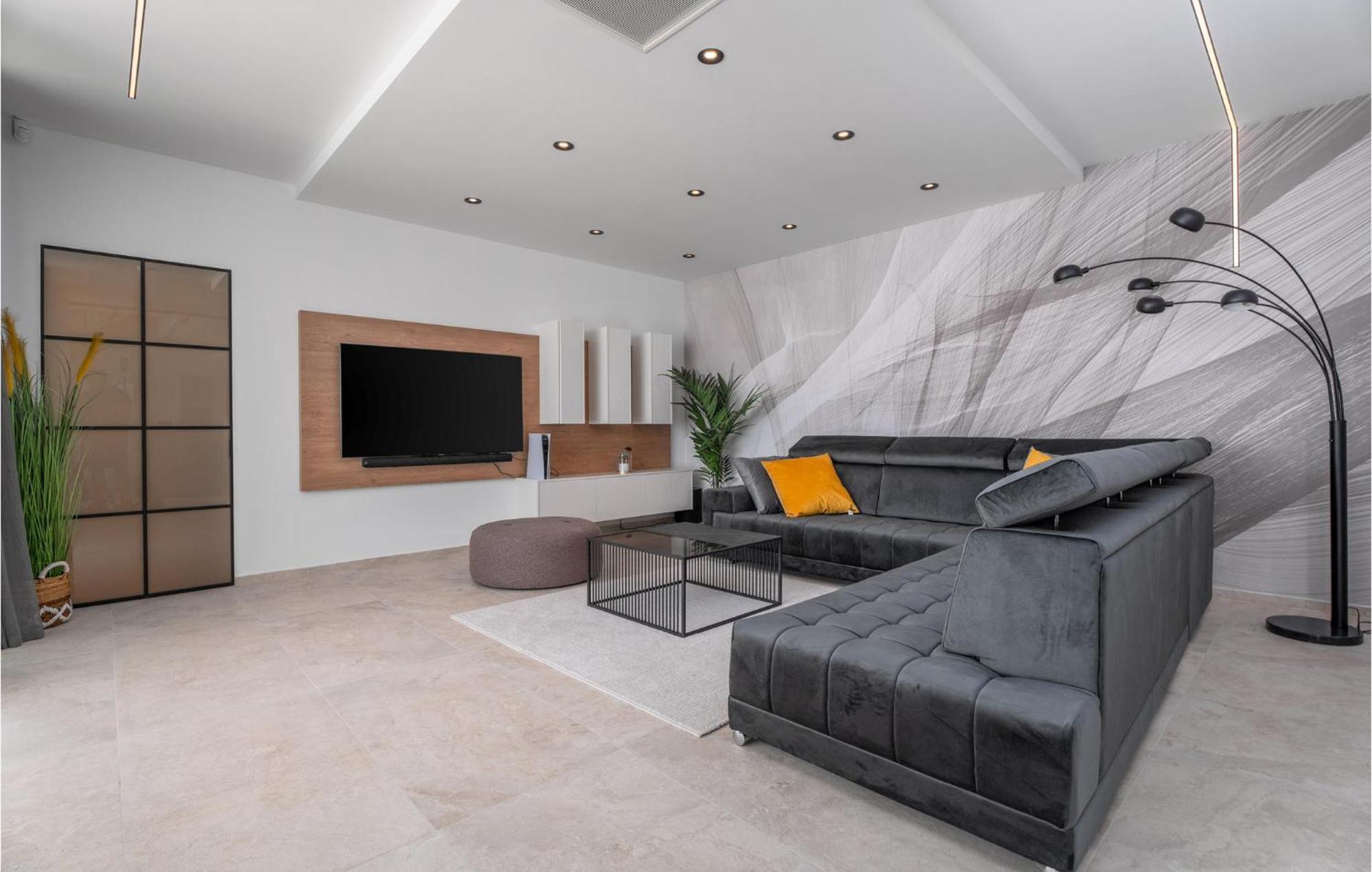 Beautiful Home In Omis With Kitchen Zewnętrze zdjęcie